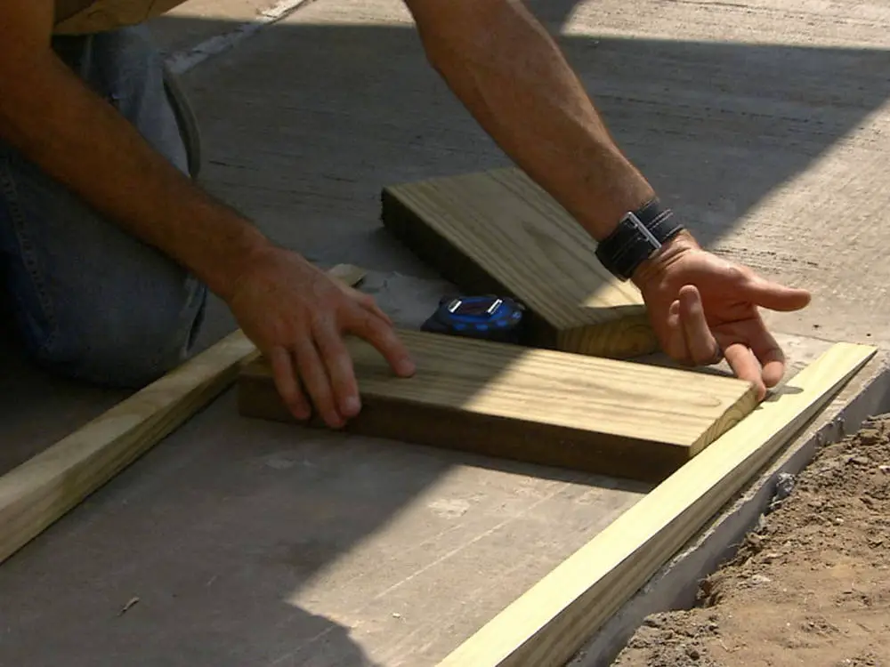 how to build a wheelchair ramp with plywood